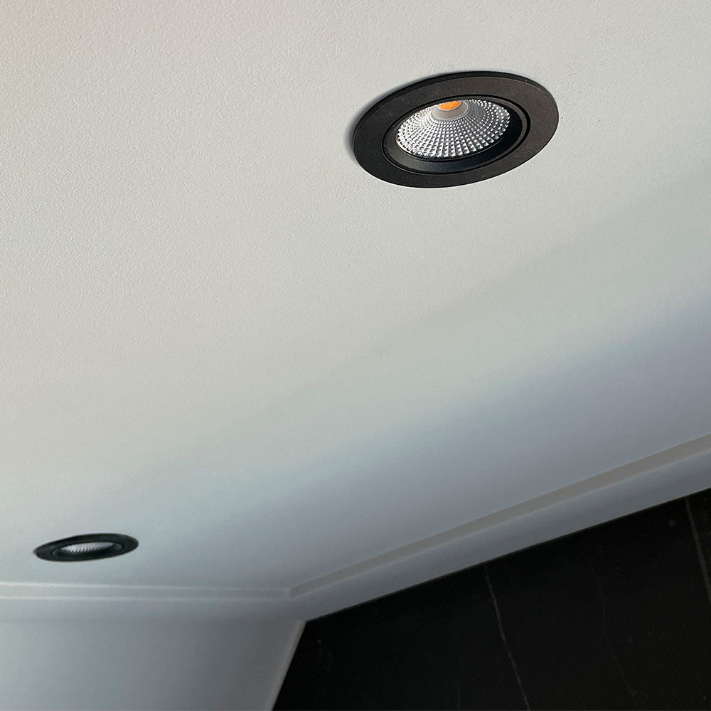 DB075-B inbouwspot zwart - badkamer spot rond - bath led - dimbaar - warm wit - sfeerfoto -75mm .