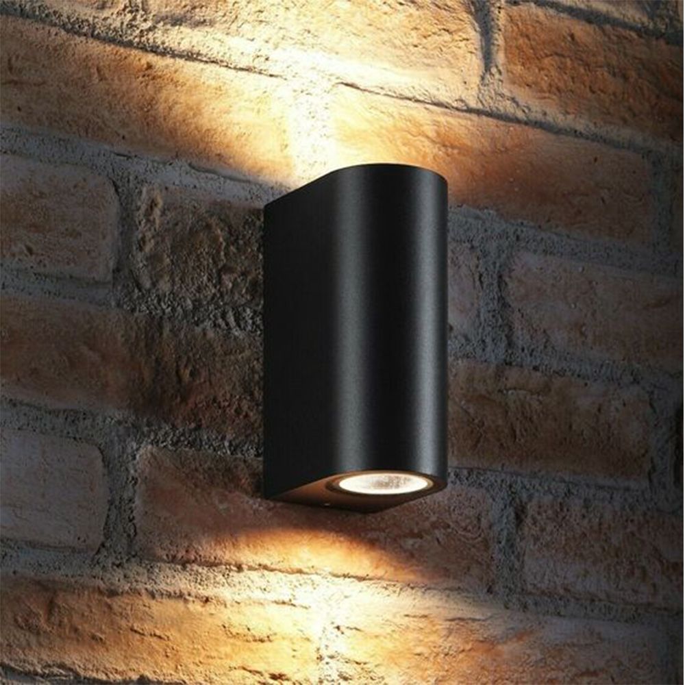 Santa barabara - wandarmatuur - wandlamp - wandspot buiten - zwart - rond - sfeerfoto